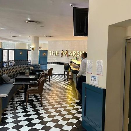 Cool & Easy Flat In The Heart Of Marshalltown ヨハネスブルグ エクステリア 写真