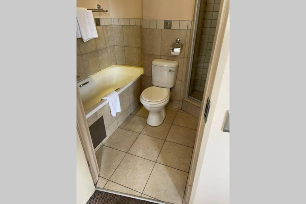 Cool & Easy Flat In The Heart Of Marshalltown ヨハネスブルグ エクステリア 写真